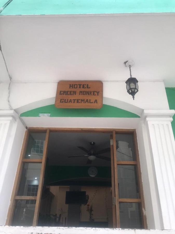 Green Monkey Hostel Flores Exterior photo
